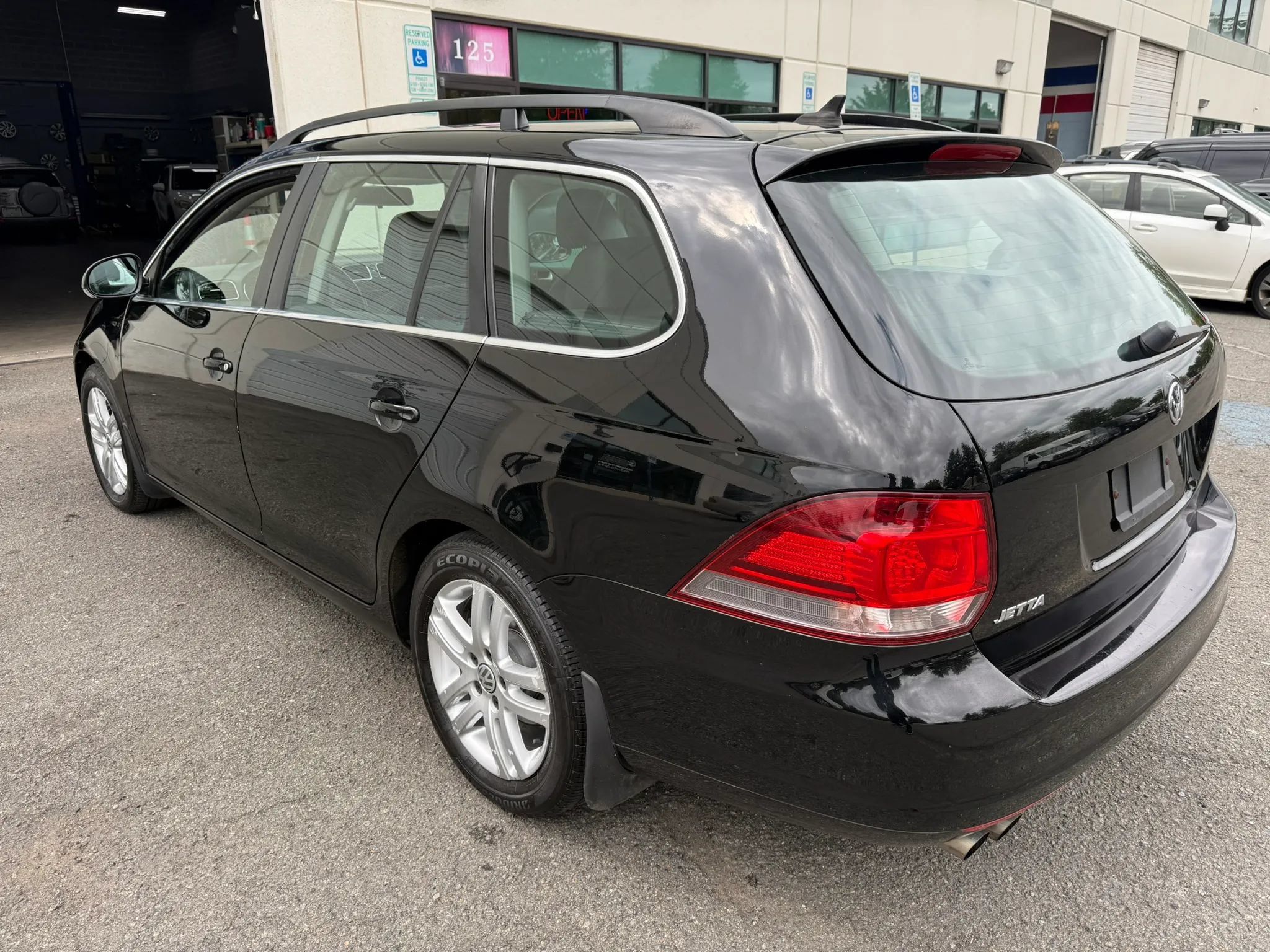 Used 2013 Volkswagen Jetta TDI FWD image 16