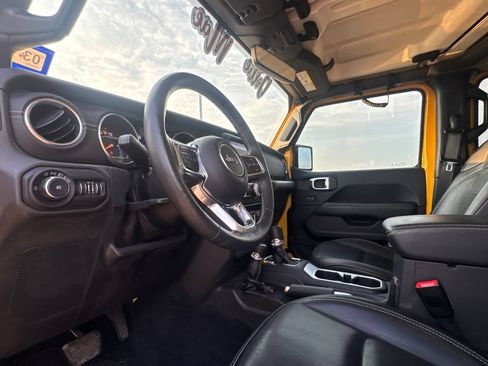 Used 2019 Jeep Wrangler Unlimited Sahara AWD/4WD image 36