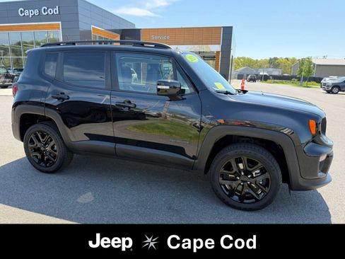 Used 2023 Jeep Renegade Altitude w/ Sun/Sound Group AWD/4WD image 1