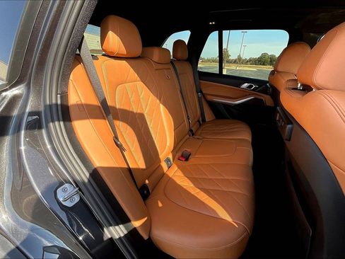 Used 2023 BMW X5 xDrive40i w/ Parking Assistance Package image 17