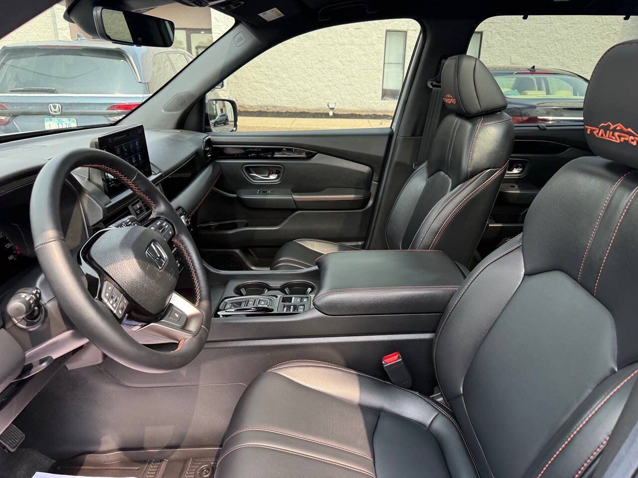 Used 2025 Honda Pilot TrailSport image 18