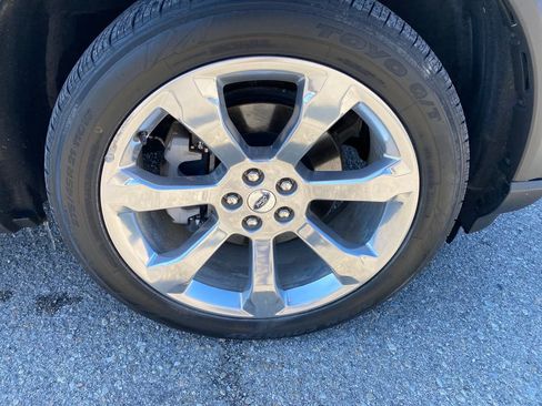 Used 2020 Ford Explorer Platinum w/ Premium Technology Package image 33