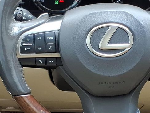 Used 2018 Lexus LX 570 4WD w/ Luxury Package image 10