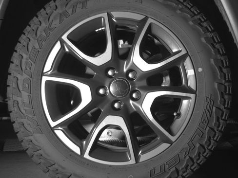 Used 2025 Jeep Compass Trailhawk AWD/4WD image 15