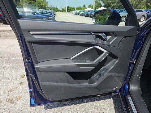 New 2025 Audi Q3 2.0T Premium image 18