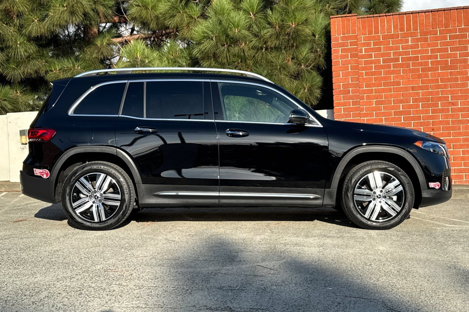 Certified 2023 Mercedes-Benz EQB 300 4MATIC image 3