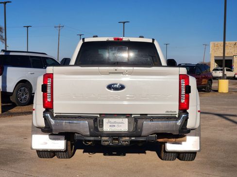 Used 2024 Ford F350 Lariat w/ FX4 Off-Road Package image 8