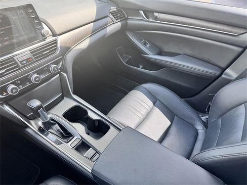 Used 2019 Honda Accord EX-L image 18