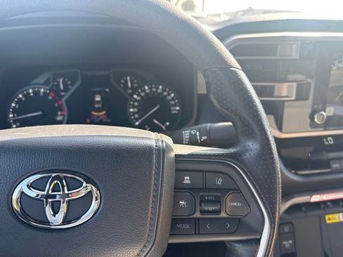 Used 2025 Toyota Tundra SR5 w/ SR5 Convenience Package AWD/4WD image 13