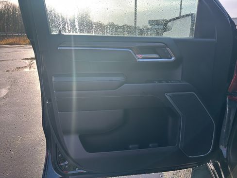 Used 2022 Chevrolet Silverado 1500 LT Trail Boss w/ LPO, Dark Essentials Package image 24