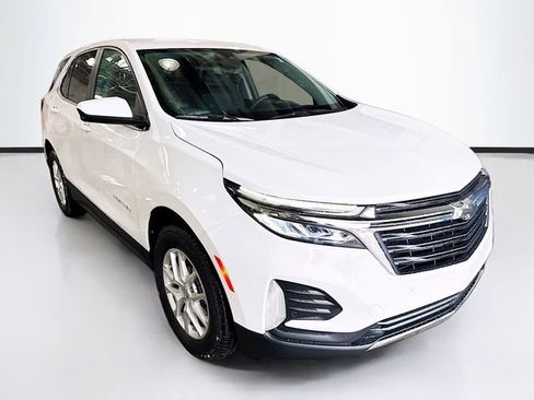 Used 2023 Chevrolet Equinox LT image 3