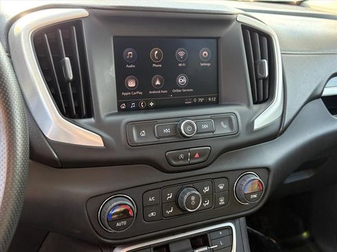 Used 2022 GMC Terrain SLE w/ Driver Convenience Package FWD image 12