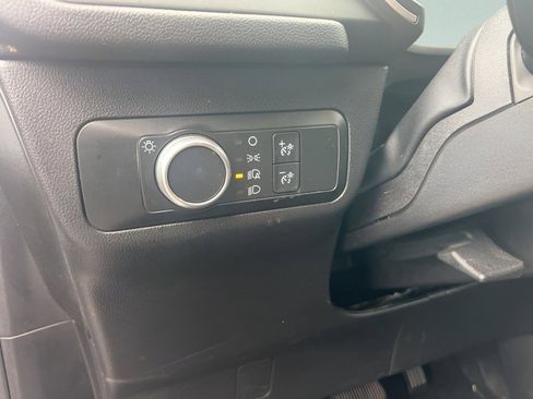 Used 2020 Ford Escape SE image 21