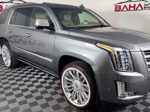 Used 2019 Cadillac Escalade Platinum AWD/4WD image 10