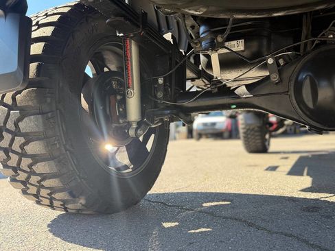 Used 2021 Toyota Tacoma TRD Sport w/ Technology Package image 15