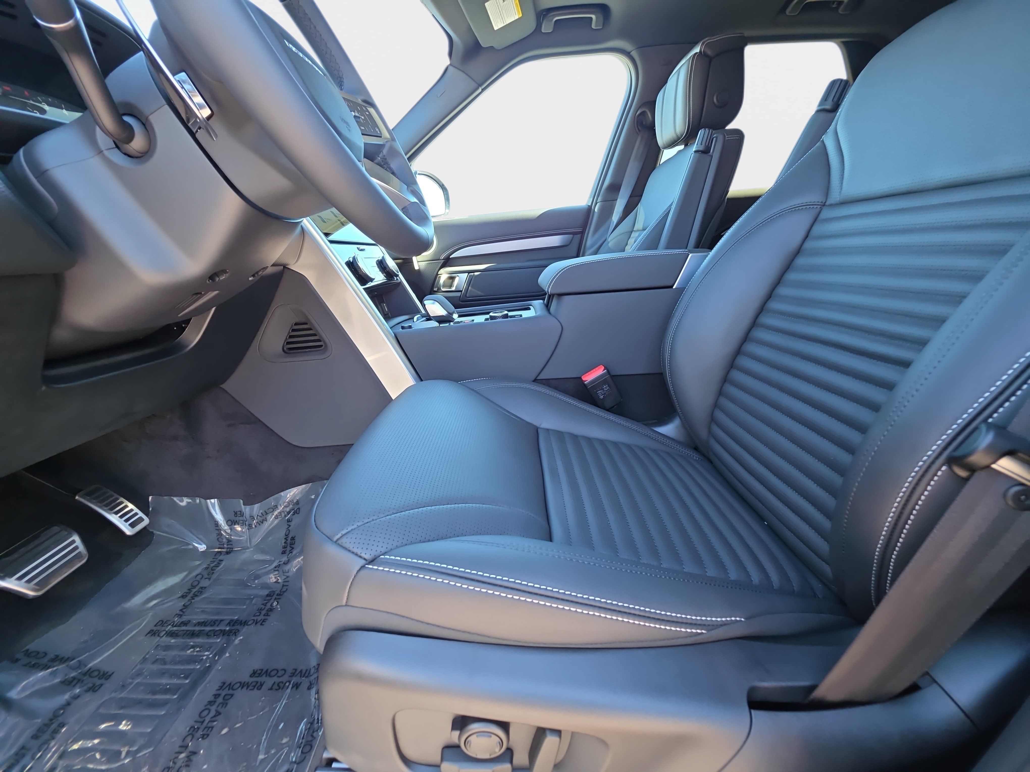 New 2026 Land Rover Discovery Limited Edition AWD/4WD image 15