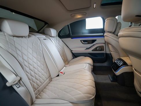 Certified 2025 Mercedes-Benz S 580 4MATIC Sedan image 12