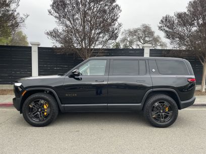 Used 2025 Rivian R1S Premium