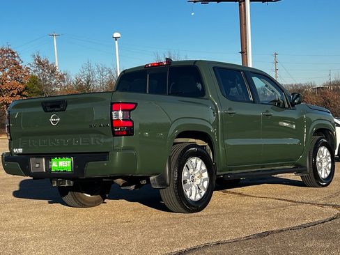 Used 2022 Nissan Frontier SV image 5