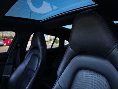 Used 2018 Porsche Panamera 4 AWD/4WD image 7