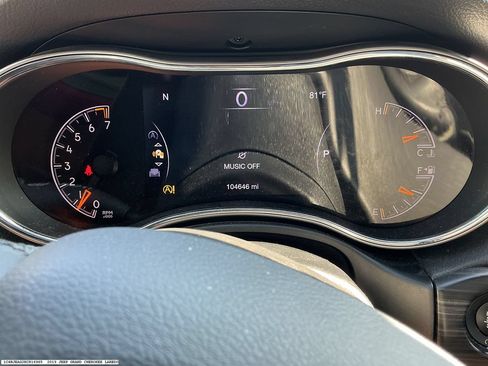 Used 2019 Jeep Grand Cherokee Altitude RWD image 9
