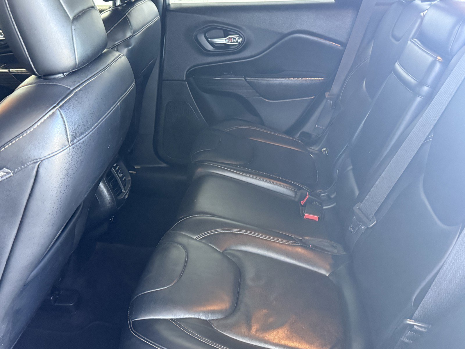 Used 2017 Jeep Cherokee Limited AWD/4WD image 30
