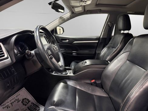 Used 2016 Toyota Highlander XLE AWD/4WD image 23