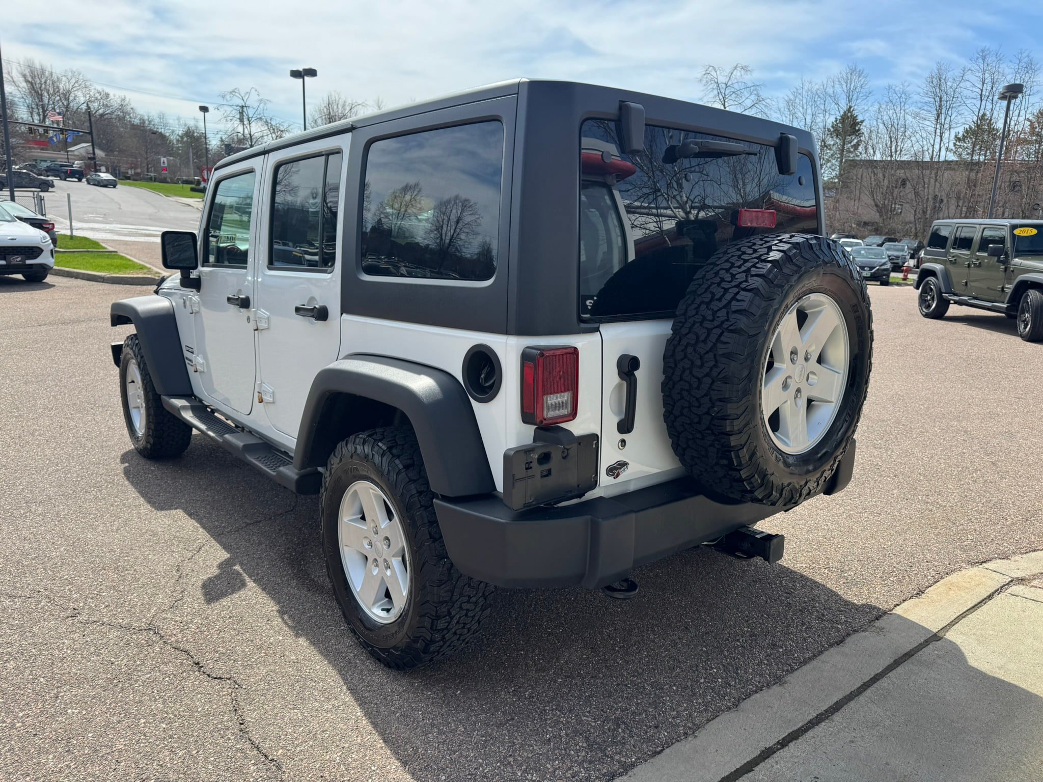 Used 2017 Jeep Wrangler Unlimited Sport w/ Quick Order Package 23S AWD/4WD image 5