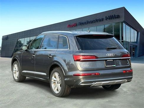 Used 2023 Audi Q7 2.0T Premium w/ Convenience Package image 4