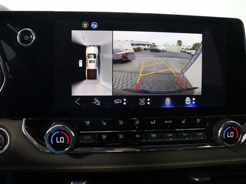 Used 2026 Chevrolet Colorado ZR2 w/ Technology Package image 13