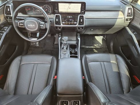 Used 2023 Kia Sorento S w/ Panoramic Sunroof Package AWD/4WD image 5