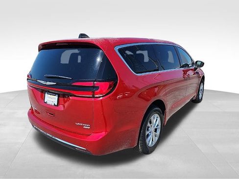 New 2026 Chrysler Pacifica Limited AWD/4WD image 32