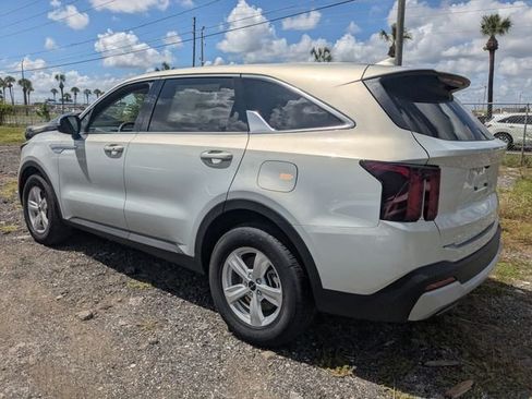 New 2026 Kia Sorento LX FWD image 4