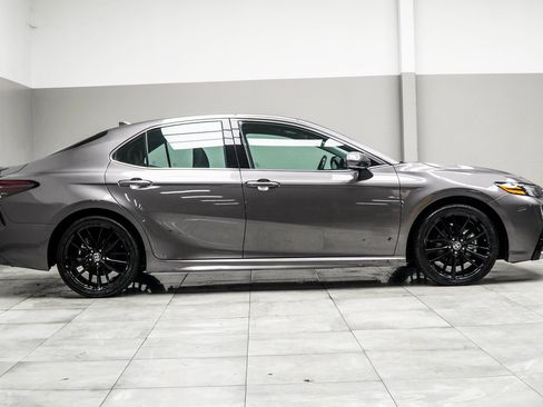 Used 2024 Toyota Camry XSE image 6