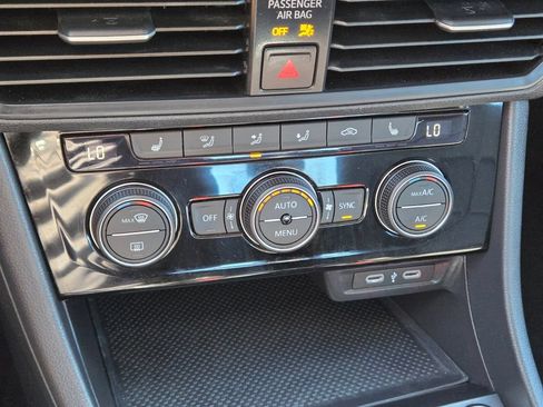 Used 2024 Volkswagen Jetta SE FWD image 27