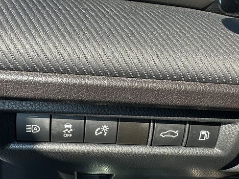 Used 2025 Toyota Camry SE w/ Convenience Package image 23