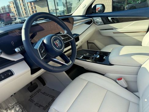 Used 2025 Buick Enclave Avenir w/ Trailering Package, 5000 lbs. image 9