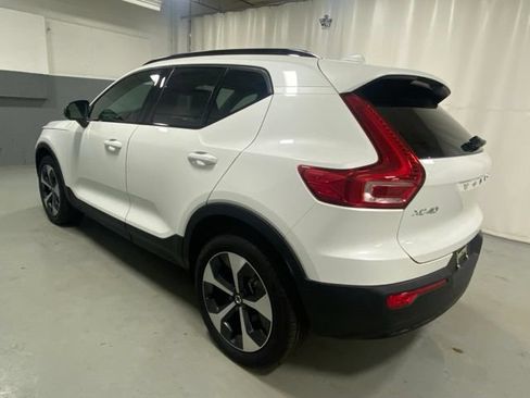 Used 2026 Volvo XC40 B5 Plus AWD/4WD image 2