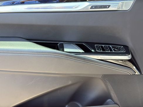 Used 2025 Cadillac Escalade ESV Premium Luxury w/ LPO, Floor Liner Package AWD/4WD image 5