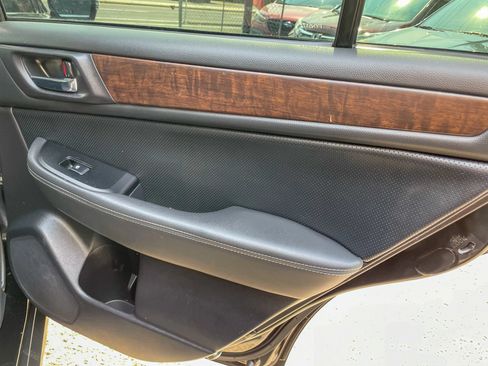Used 2017 Subaru Outback 2.5i Limited AWD/4WD image 34