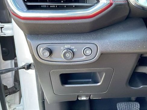 Used 2022 Chevrolet TrailBlazer RS w/ Sun and Liftgate Package FWD image 26