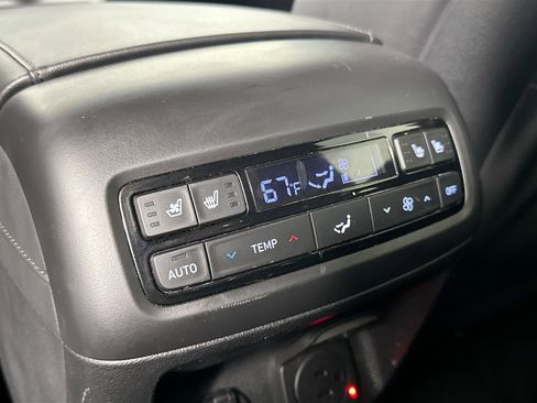 Used 2023 Hyundai Palisade Calligraphy image 27