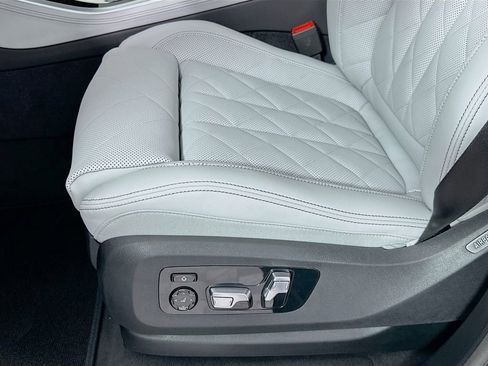 New 2026 BMW X5 xDrive50e image 21