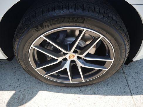 New 2026 Porsche Macan AWD/4WD image 15