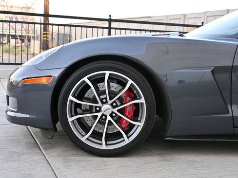 Used 2013 Chevrolet Corvette 427 w/ 1SC Preferred Equipment Group RWD image 37