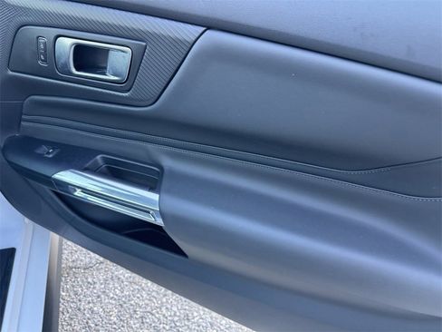 Used 2025 Ford Mustang Premium image 8