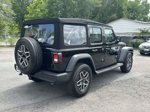 Used 2024 Jeep Wrangler Unlimited Sport AWD/4WD image 6
