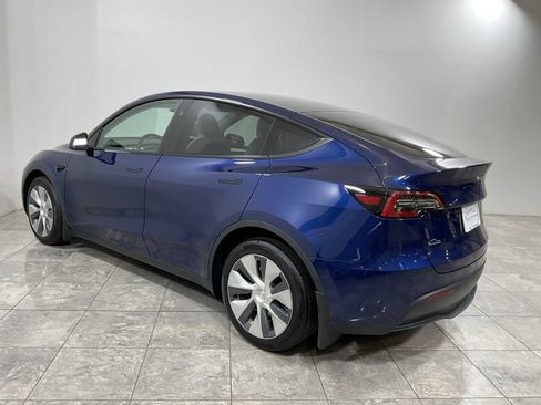 Used 2024 Tesla Model Y Long Range image 5