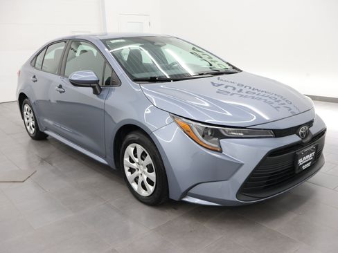 Used 2024 Toyota Corolla LE FWD image 2