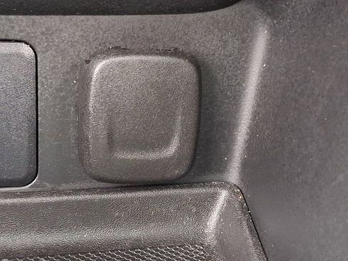 Used 2022 GMC Terrain SLT w/ Infotainment Package II AWD/4WD image 26
